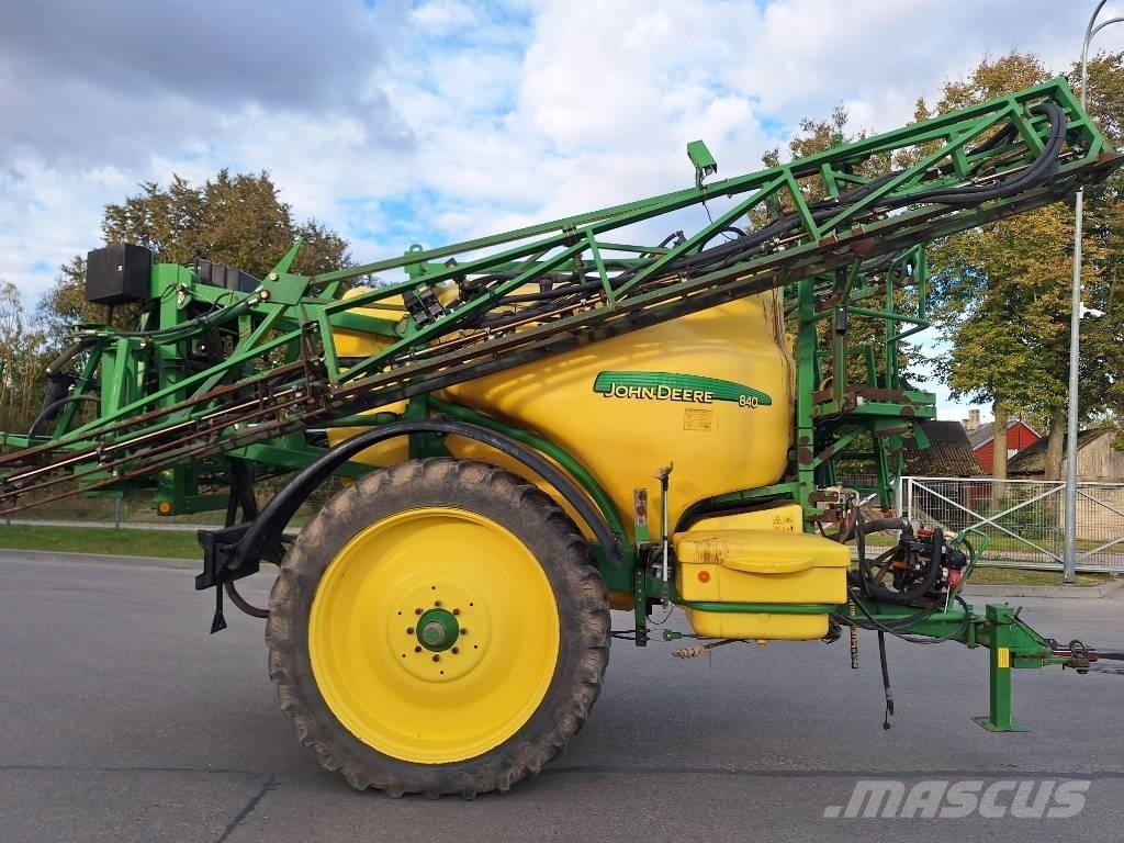 John Deere 840 Opryskiwacze zaczepiane