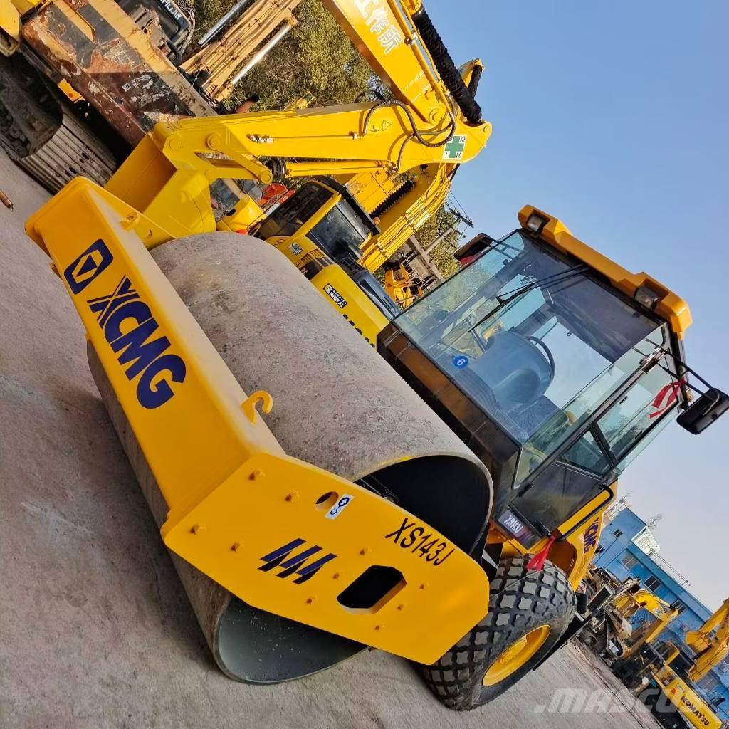 XCMG XS 143 J Walce jednobębnowe