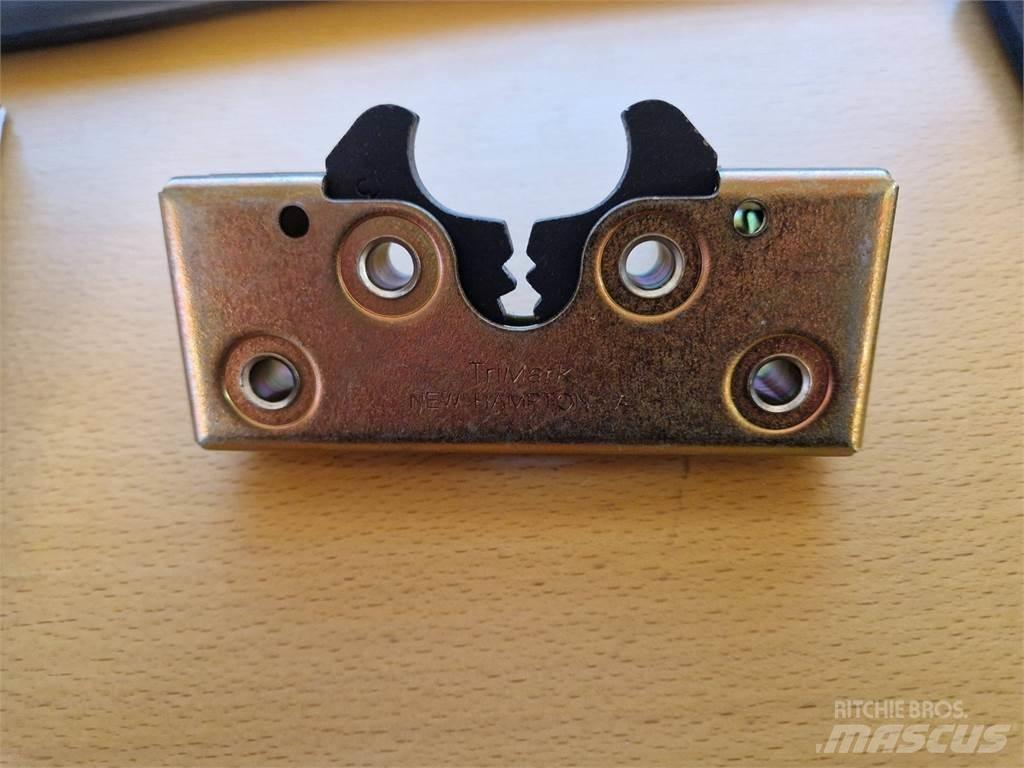 Eco Log CAT Kabiny i wnętrze