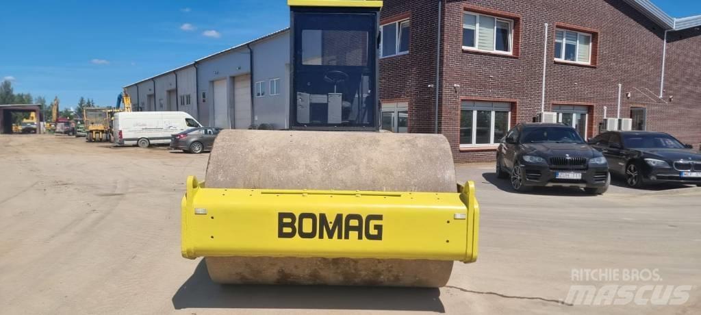 Bomag BW 211 D-3 Walce jednobębnowe