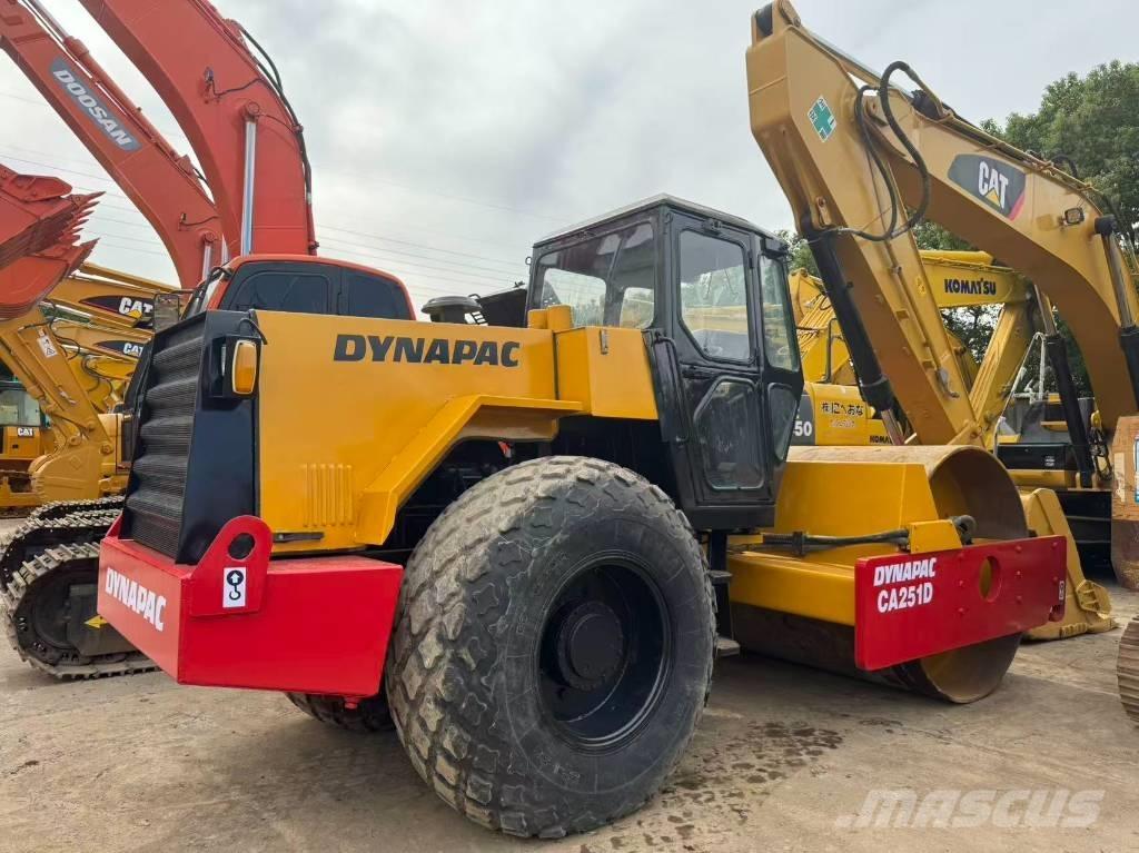 Dynapac CA 251 D Walce jednobębnowe