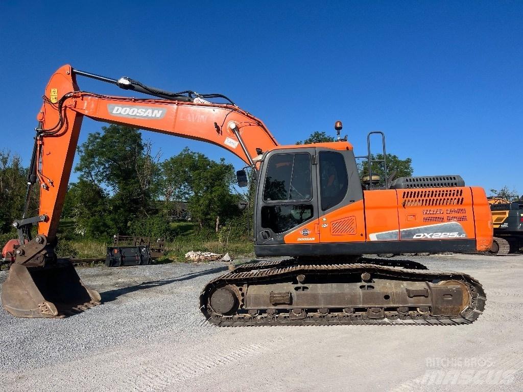 Doosan DX 225 LC-5 Koparki gąsienicowe