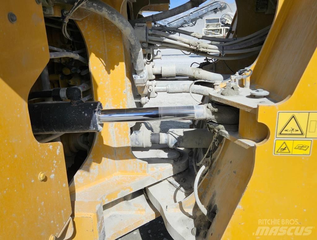 CAT 982 M Ładowarki kołowe