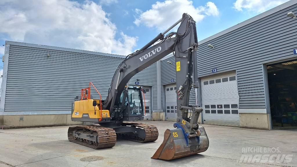 Volvo EC220E Koparki gąsienicowe