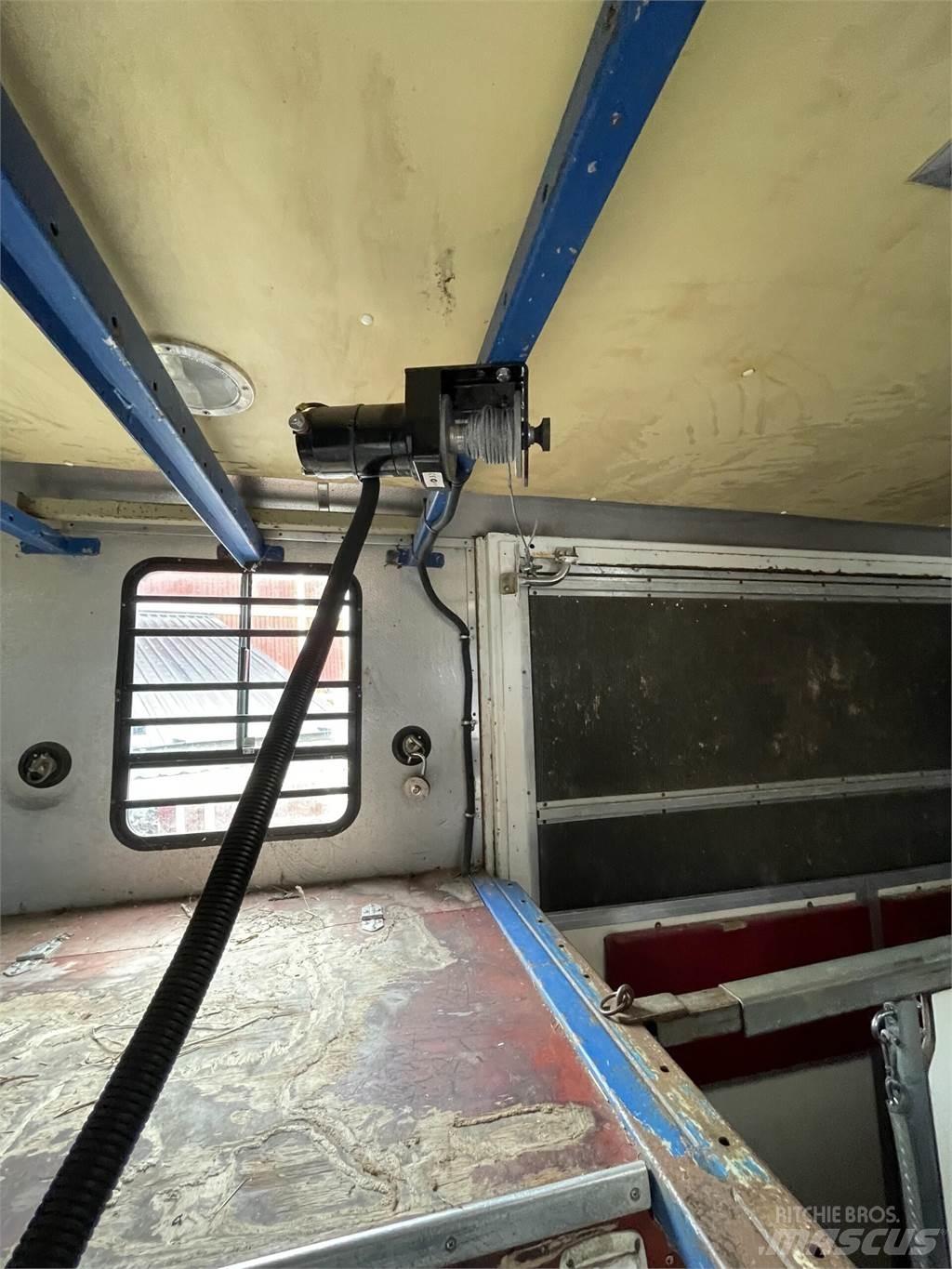 Volvo FL7 Pojazdy do transportu zwierząt