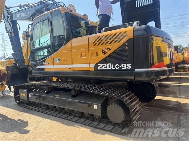 Hyundai Robex 220 LC Koparki gąsienicowe