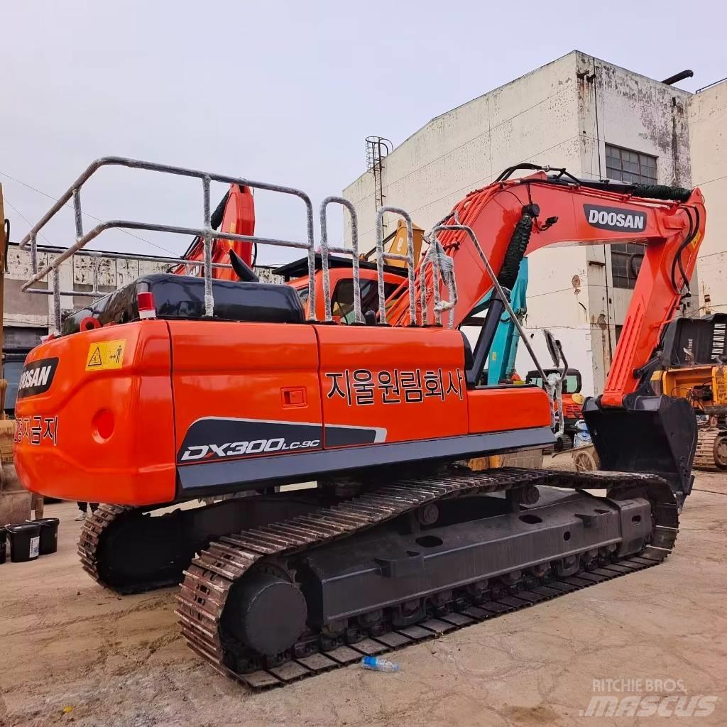Doosan DX 300 Koparki gąsienicowe