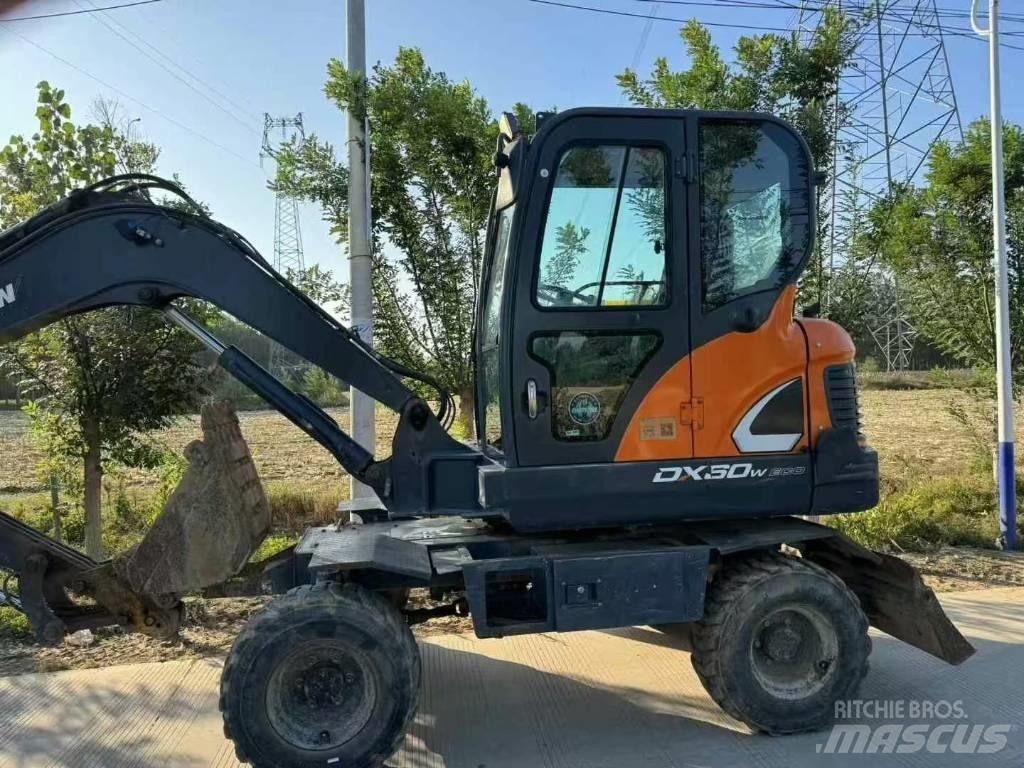 Doosan DX60W Koparki kołowe