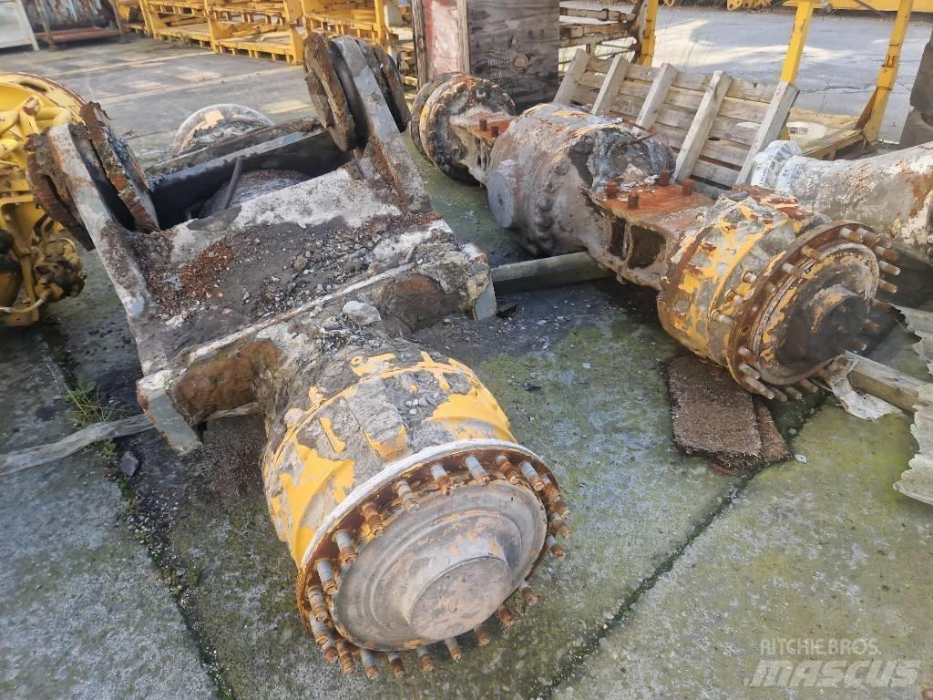 Liebherr L 586 Mosty, wały i osie