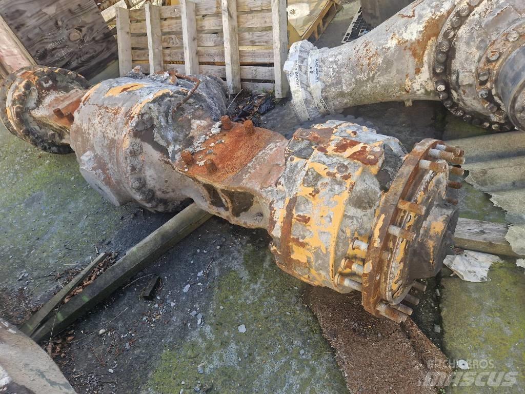 Liebherr L 586 Mosty, wały i osie