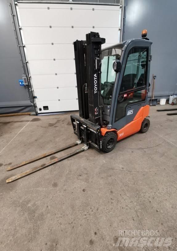 Toyota 8FBMK20T Wózki elektryczne