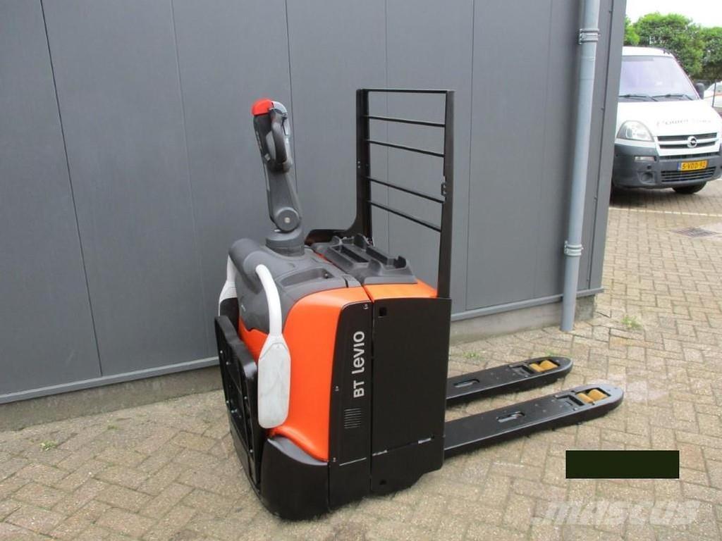 Toyota LPE200 Wózki widłowe unoszące z platformą dla operatora