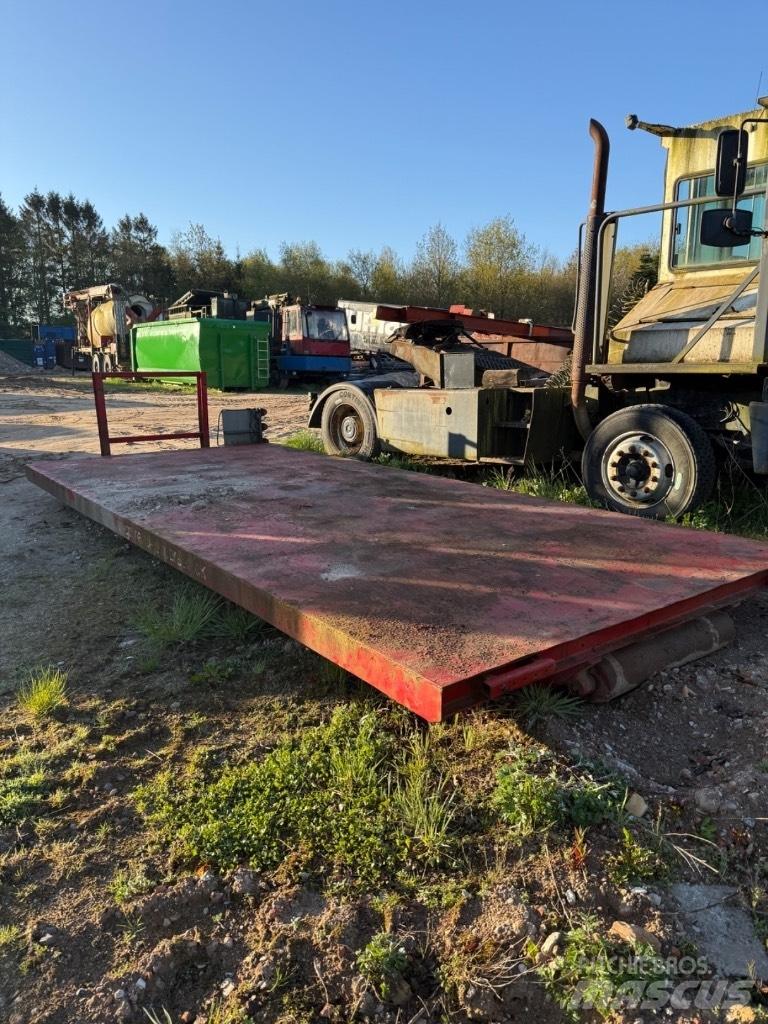 Andet Maskinlad Transport - Inne