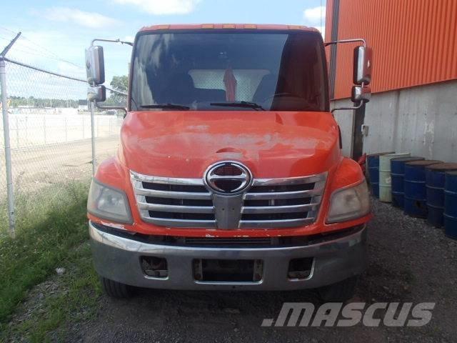 Hino 185 Ciężarówki typu Platforma / Skrzynia