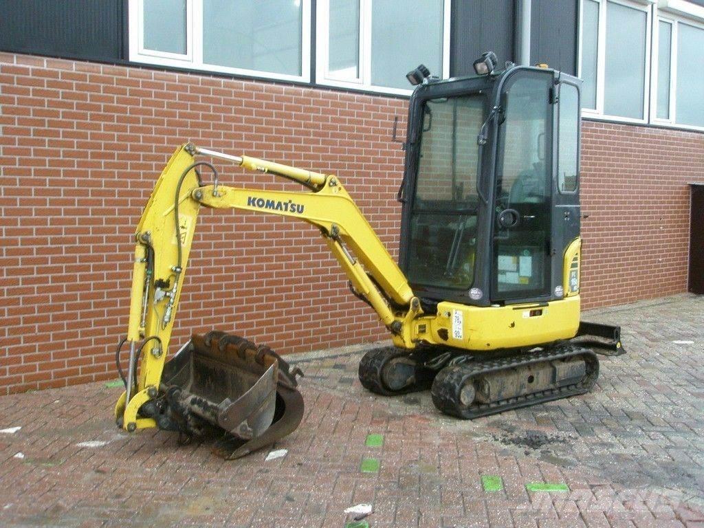 Komatsu PC16R-3HS Minikoparki