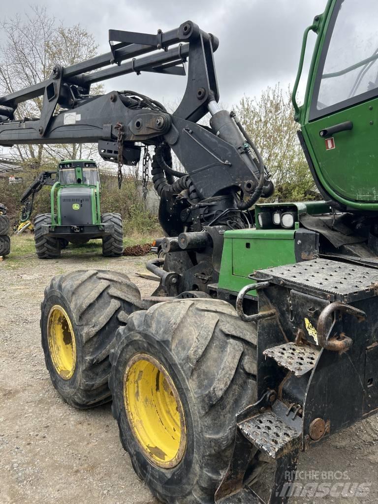 John Deere 1170 E Harwestery