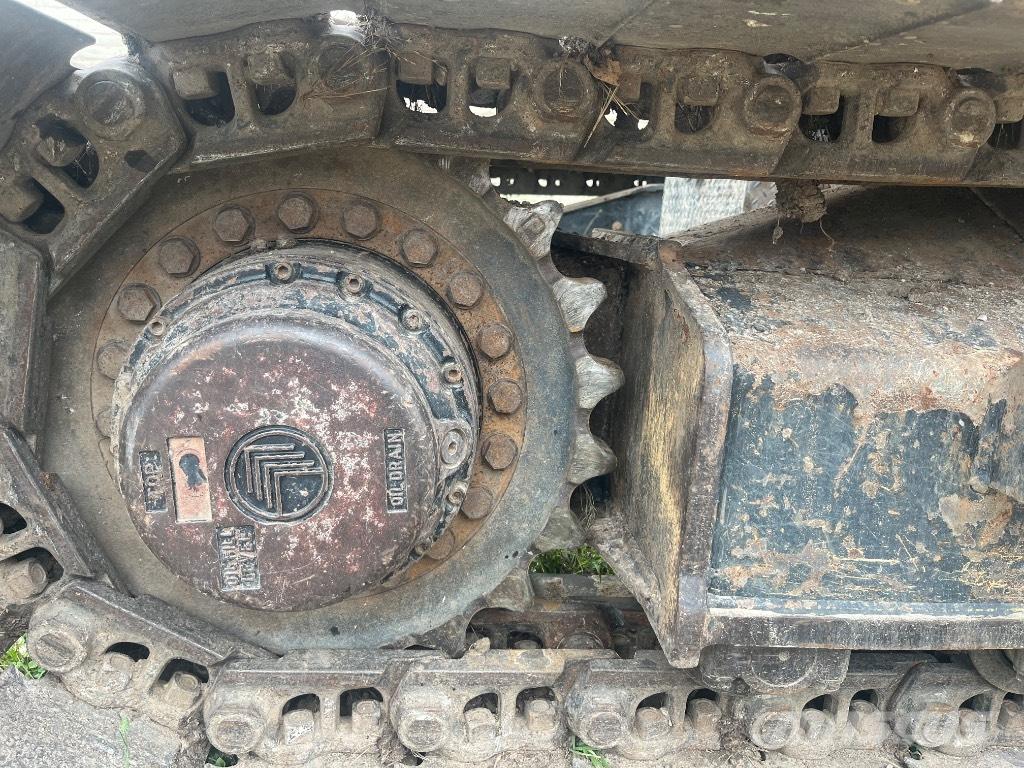 JCB JS 220 LC Koparki gąsienicowe
