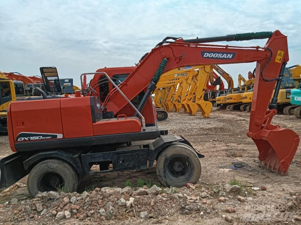 Doosan DH 150 W-7 Koparki gąsienicowe