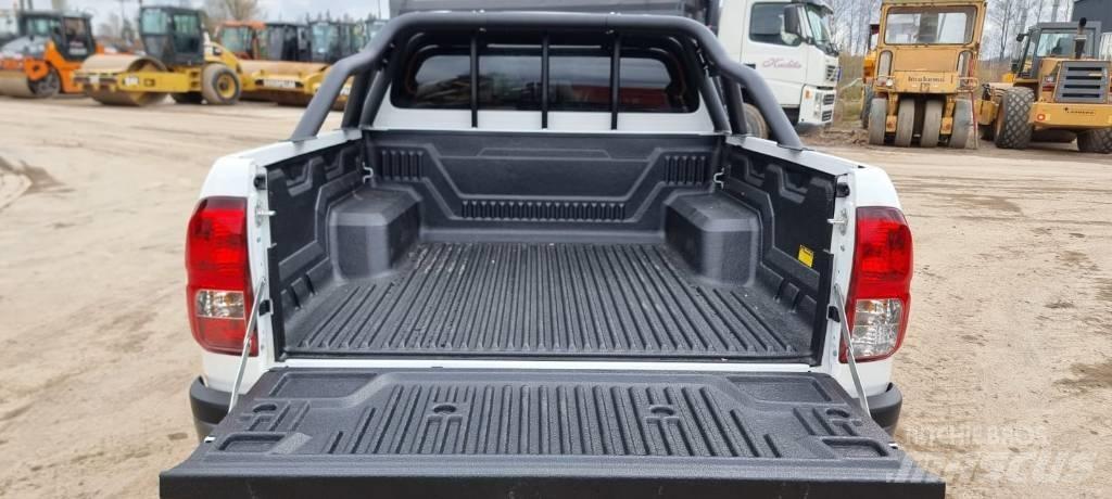 Toyota Hilux Pick-upy / Pojazdy z otwieranymi burtami