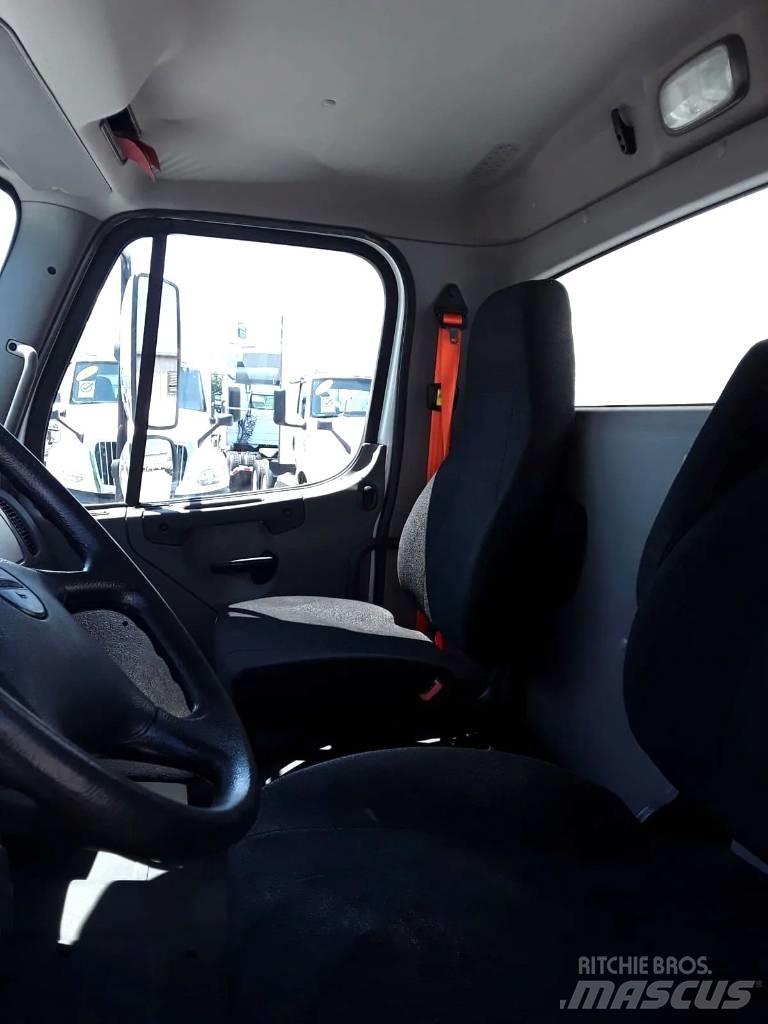 Freightliner M2 Samochody do transportu napojów