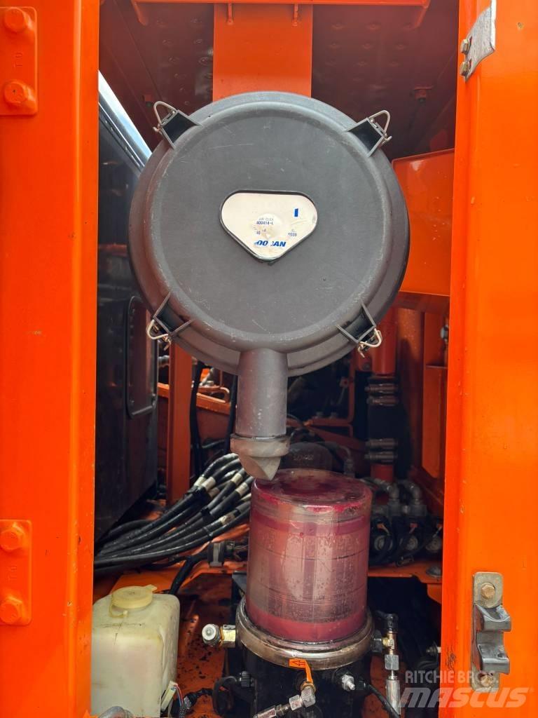 Doosan DX 225 LC-3 Koparki gąsienicowe