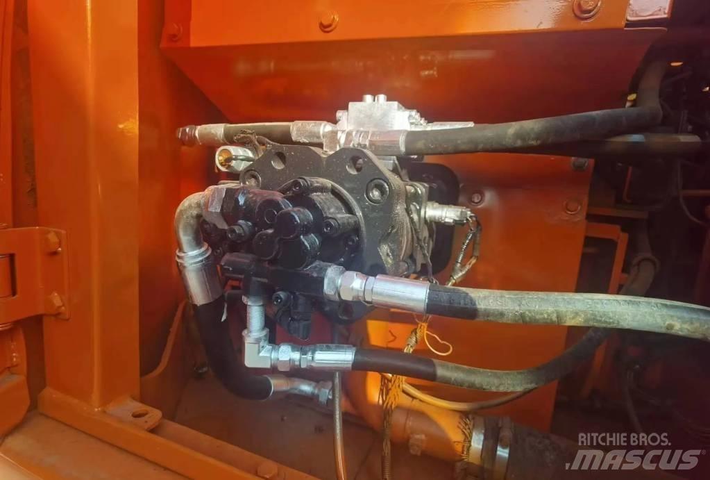 Doosan DX 140 LC Koparki gąsienicowe