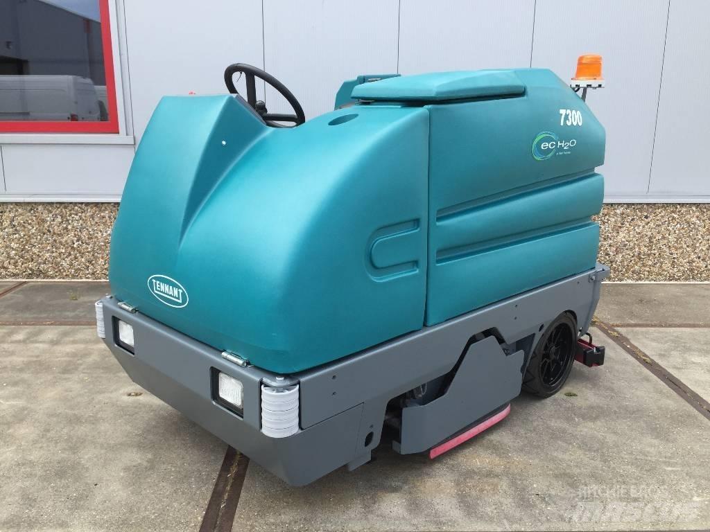 Tennant 7300 Zamiatarki - Zgarniarki - Odśnieżarki