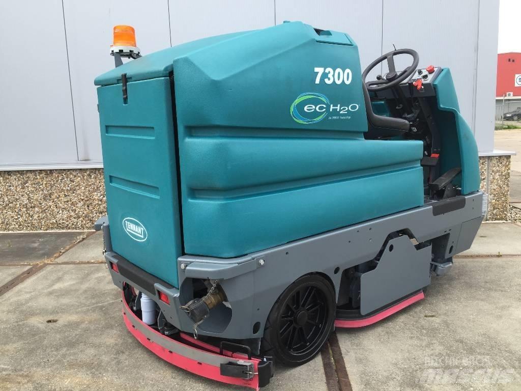 Tennant 7300 Zamiatarki - Zgarniarki - Odśnieżarki