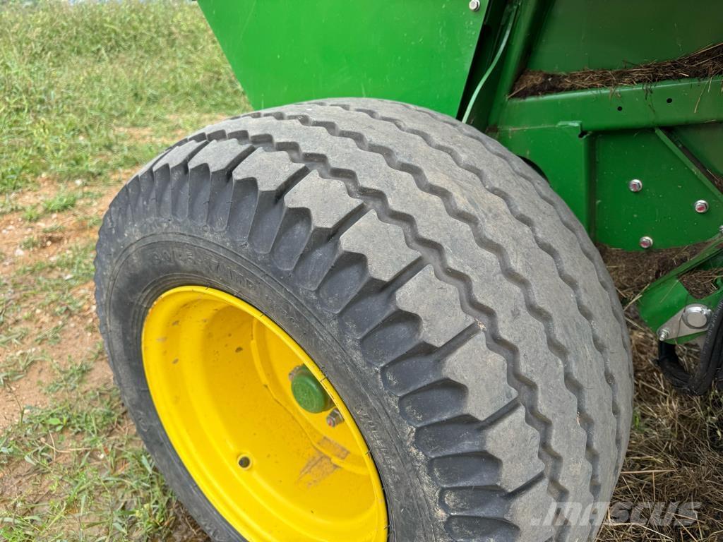John Deere F441M Prasy zwijające