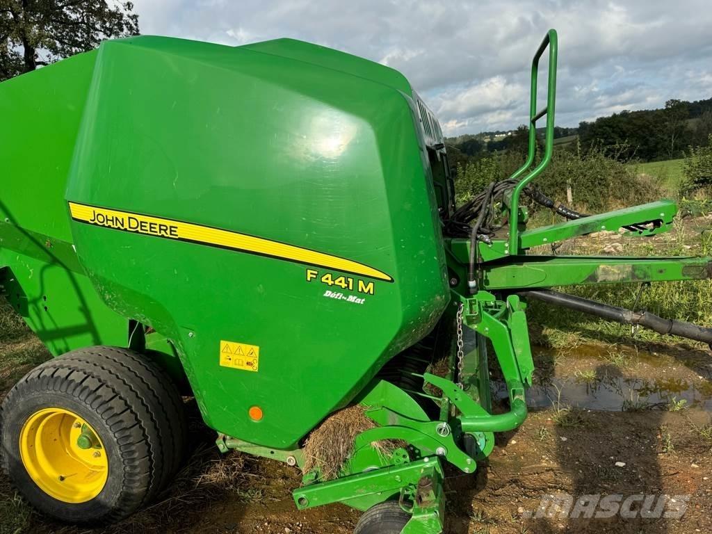 John Deere F441M Prasy zwijające