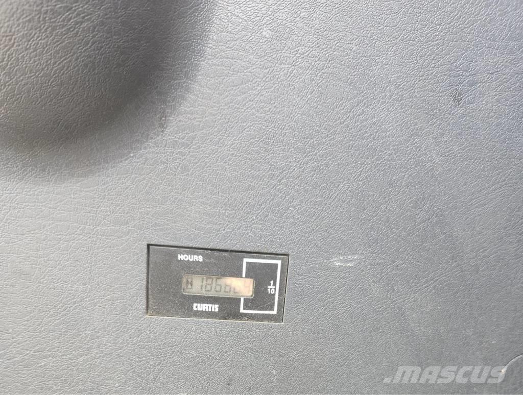 Hyundai Robex 300 LC Koparki gąsienicowe