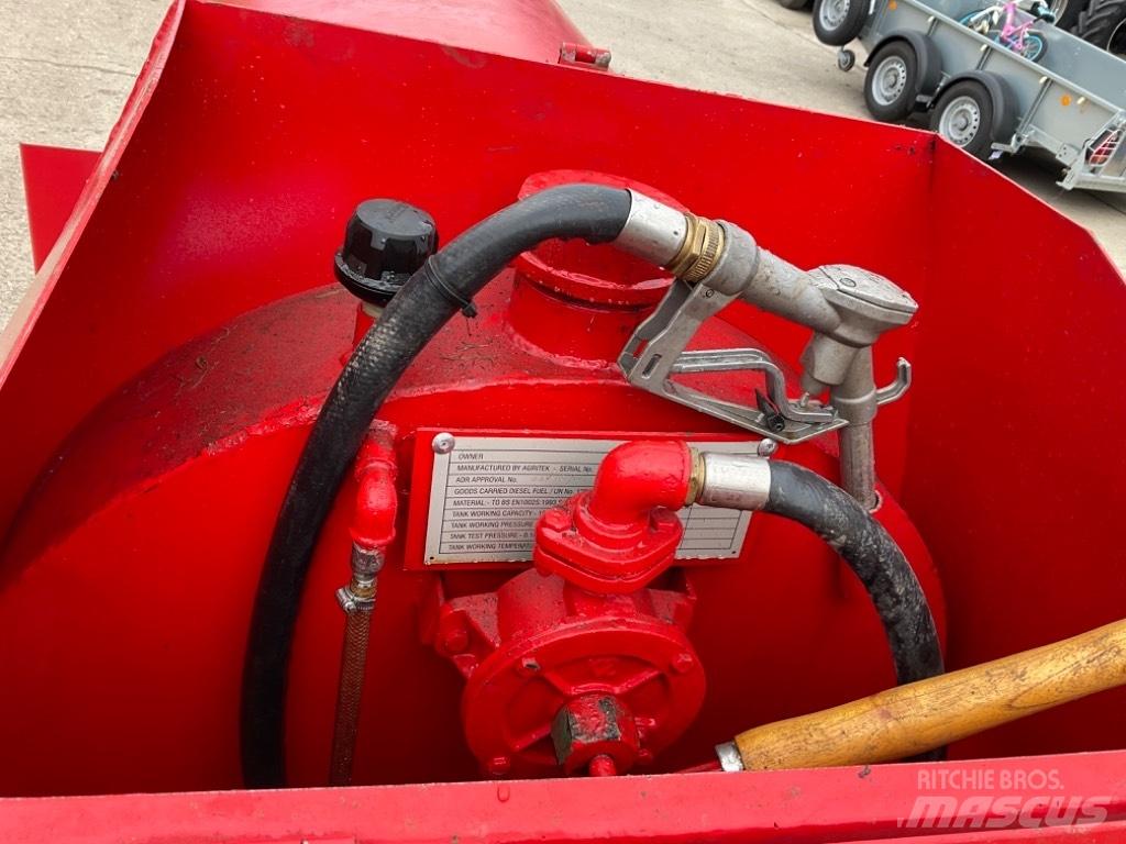  AGRITEK FUEL BOWSER Zbiorniki paliw i płynów eksploatacyjnych