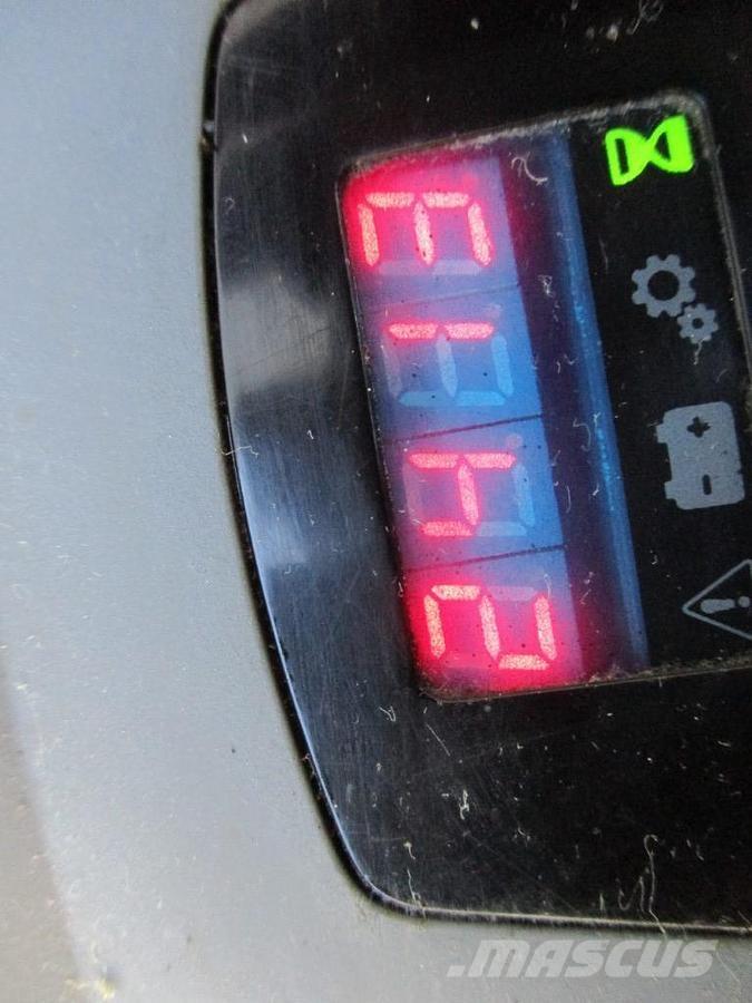 Toyota LPE250 Wózki widłowe unoszące z platformą dla operatora