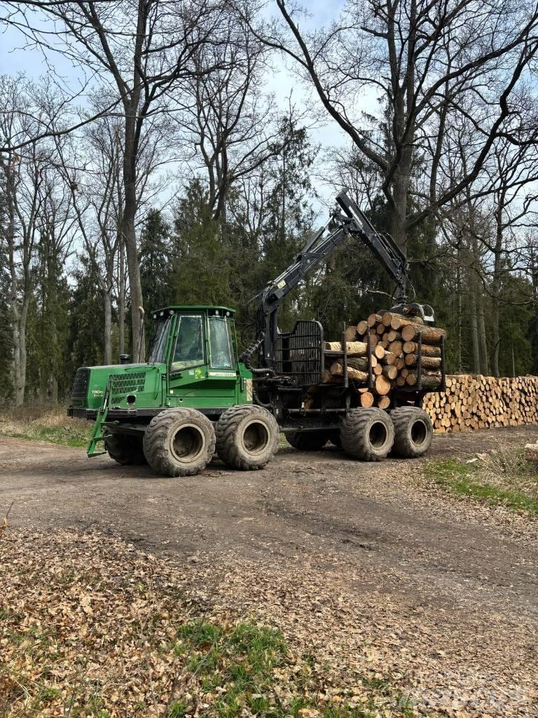 John Deere 1110 D Forwardery