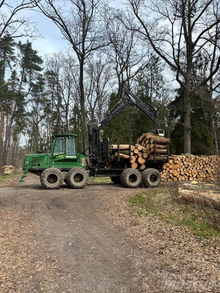 John Deere 1110 D Forwardery