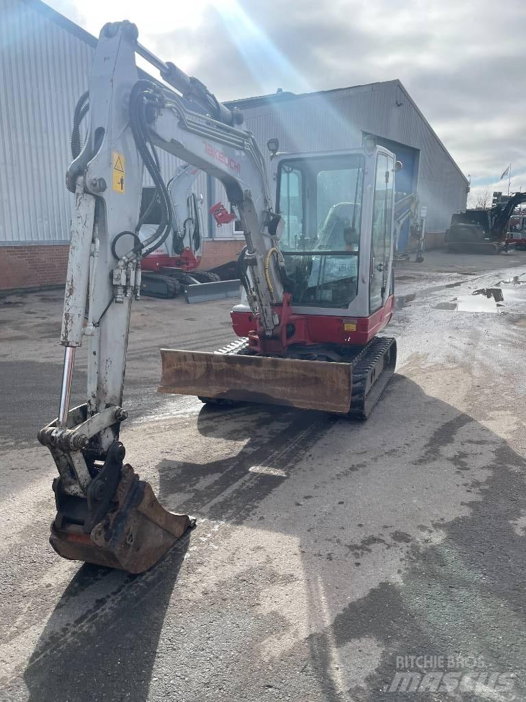 Takeuchi TB 235 Minikoparki