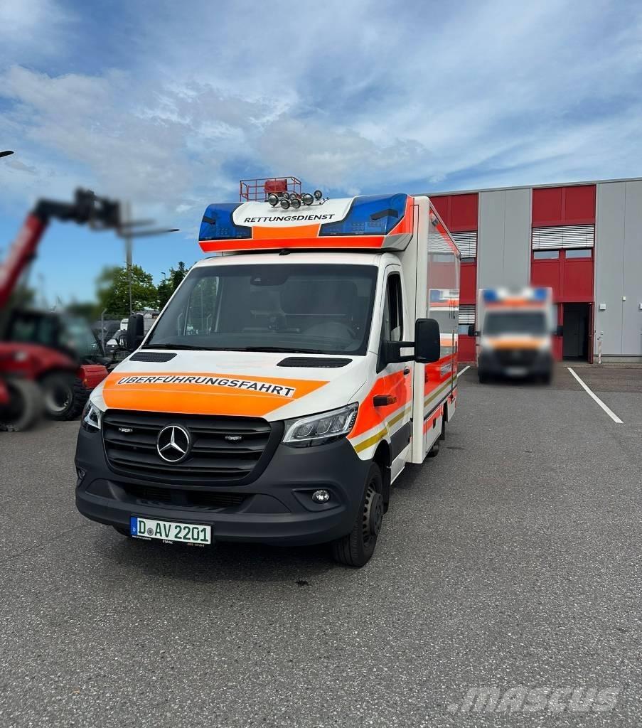 Mercedes-Benz 100 D Ambulanse