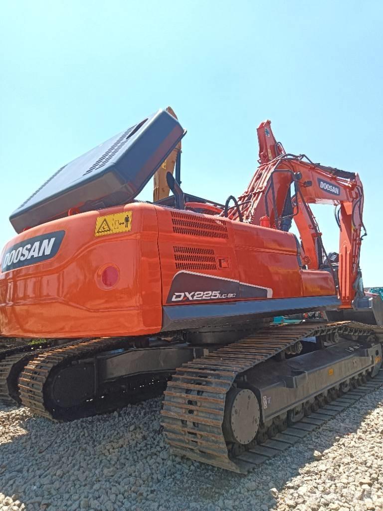 Doosan DX 225 Koparki gąsienicowe