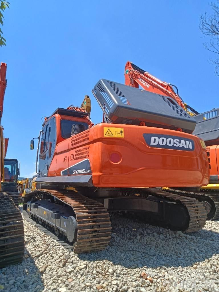 Doosan DX 225 Koparki gąsienicowe