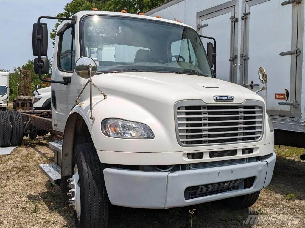 Freightliner M2106 Pojazdy pod zabudowę