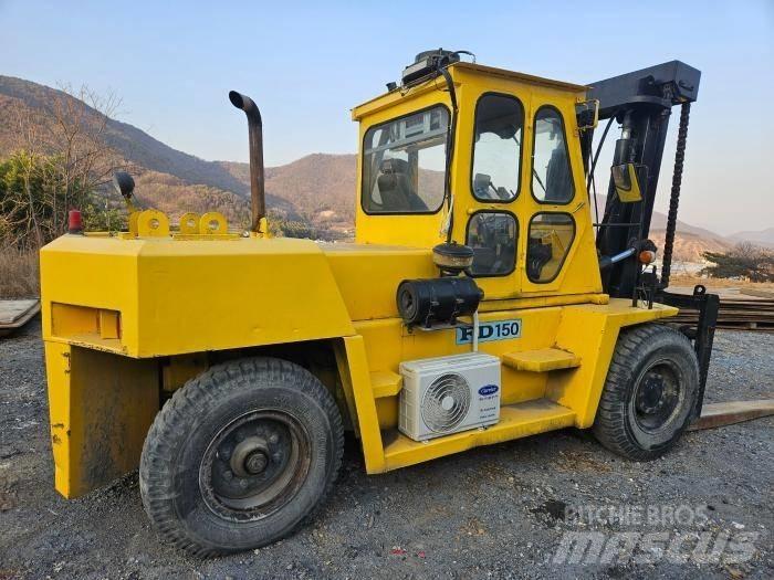 Komatsu FD 150 Wózki widłowe wysokiego składowania