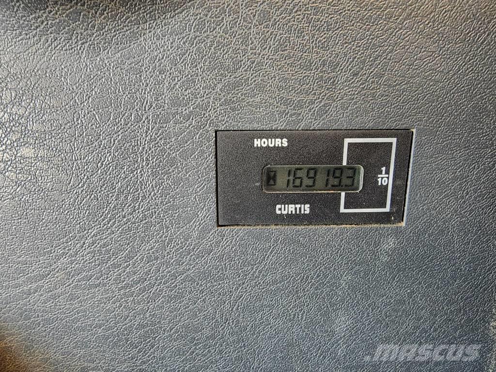 Hyundai Robex 140 W Koparki kołowe