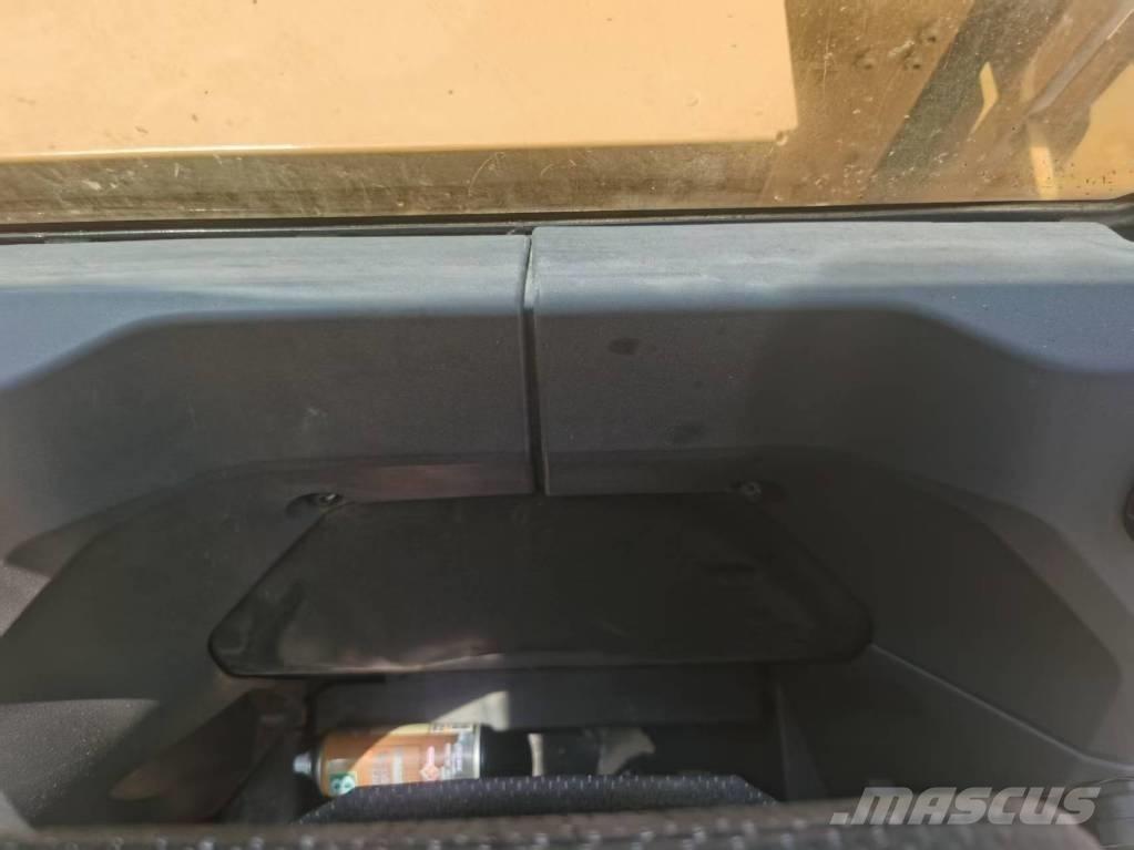 CAT 310 Koparki gąsienicowe