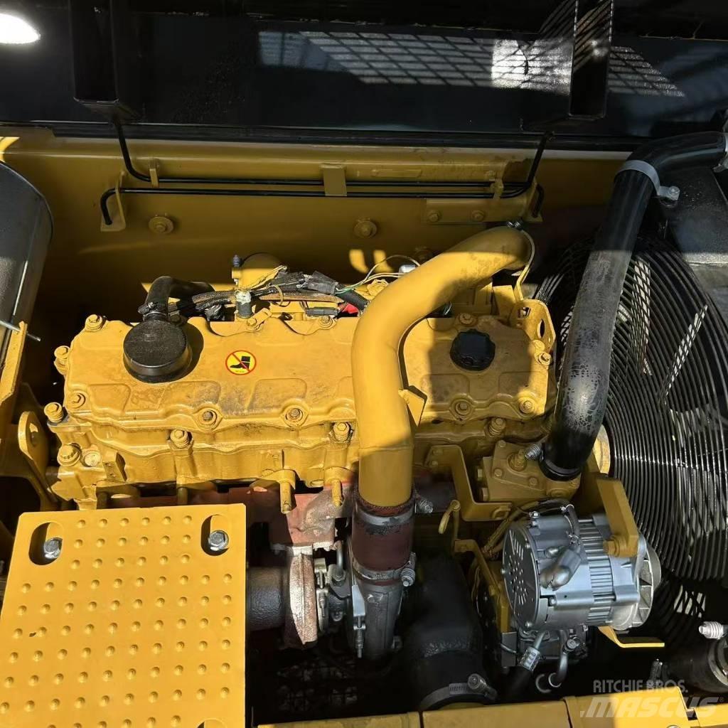 CAT 324D2L Koparki gąsienicowe