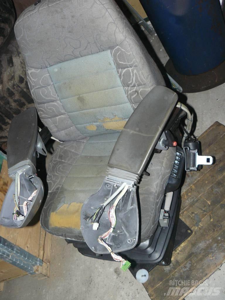 Timberjack 1070D Kabiny i wnętrze