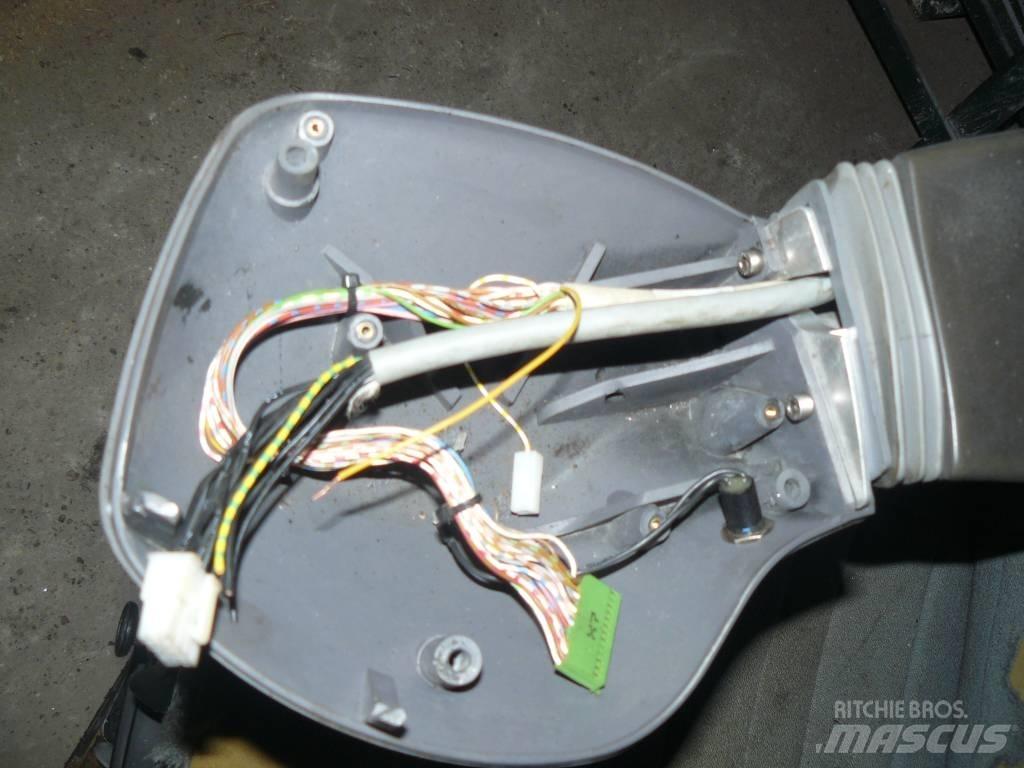Timberjack 1070D Kabiny i wnętrze