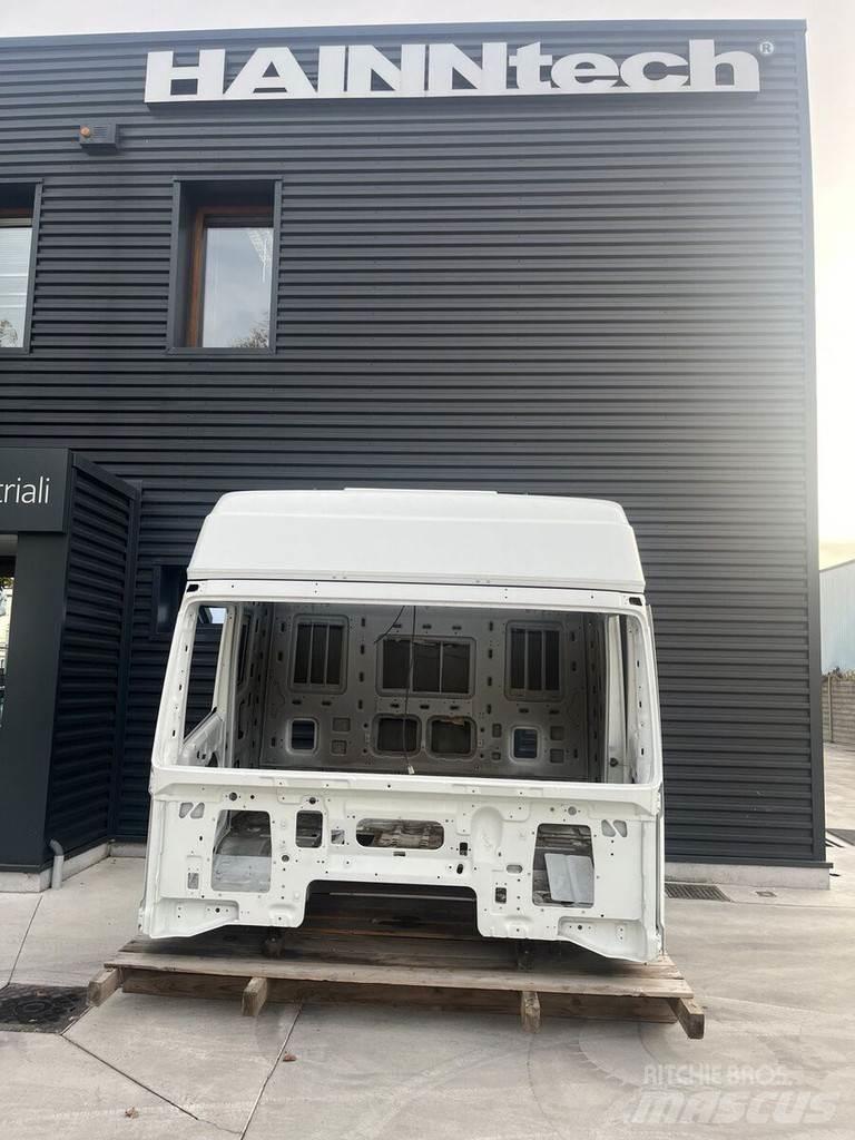 Iveco EUROSTAR Kabiny i wnętrze
