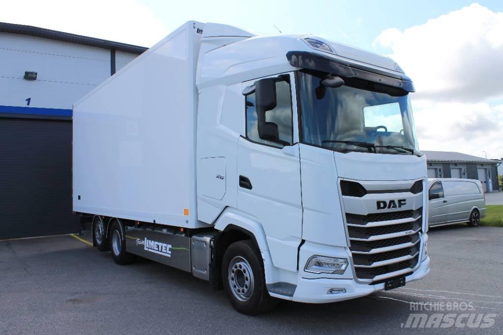 DAF XG 530 FAN Samochody ciężarowe ze skrzynią zamkniętą