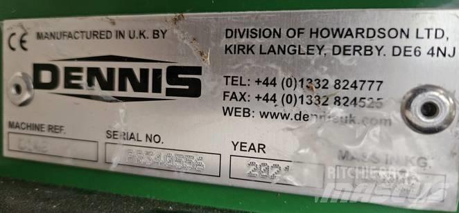 Dennis Pro34R Kosiarki mechaniczne z operatorem za maszyną