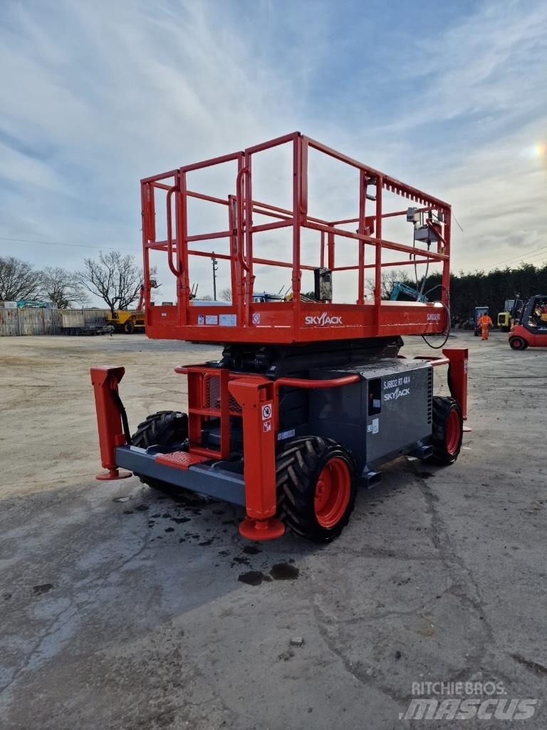 SkyJack SJ 6832 RT Podnośniki nożycowe